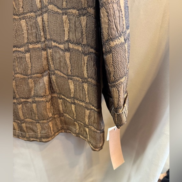 NWT C.L.O.T.H.E.S. Bronze/copper button down top - Picture 5 of 6